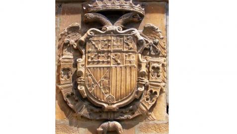 Escudo de Carlos V en la muralla de Viana