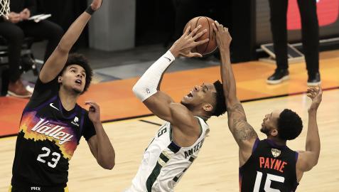 Suns-Bucks Giannis Antetokounmpo, con 42 puntos, no fue suciente para evitar la derrota de los Milwaukee Bucks