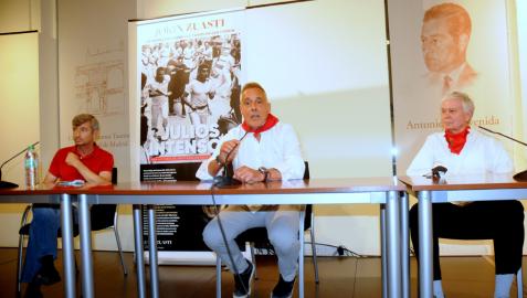 De izquierda a derecha, Ángel Gómez Escolar, Jokin Zuasti y Joe Dister, durante la presentación.