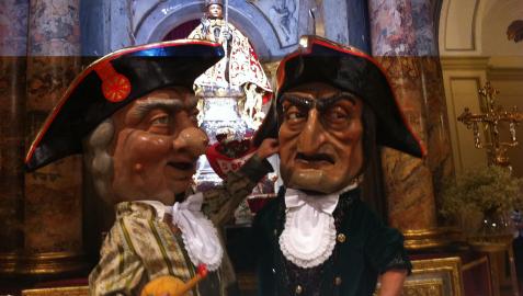 Verrugas y Caravinagre, en una misa de Escalera, frente a la imagen de San Fermín, cuando cumplieron 70 años Verrugas y Caravinagre, en una misa de Escalera, frente a la imagen de San Fermín, cuando cumplieron 70 años