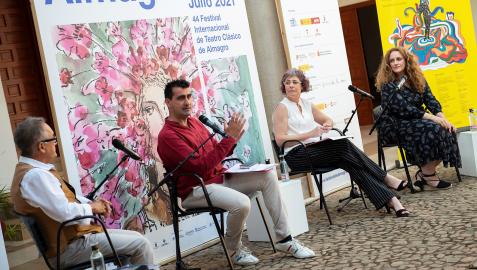 De izda. a dcha., Luis F. Jiménez, Ignacio García, Rebeca Esnaola y Raquel Andueza en la presentación del Festivald e Almagro