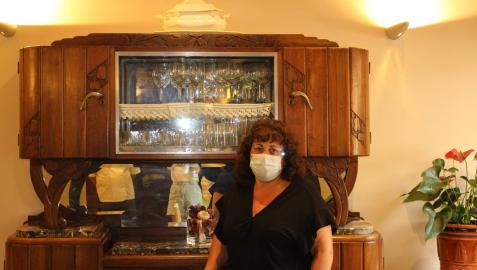 Toña Oneca, cogerente del bar restaurante La Joyos Guarda