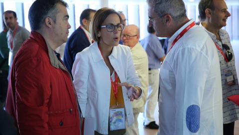 Morales, a la derecha, charla con Cerdán y Chivite en 2016
