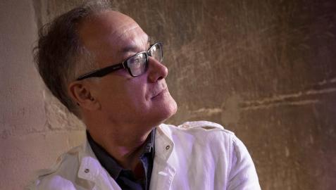 Luis F. Jiménez vive en París desde 1986. Luis F. Jiménez vive en París desde 1986.