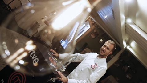Arnau París, tras ganar la final de Masterchef 9