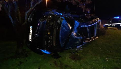 Imagen del accidente en la rotonda de Ofitas