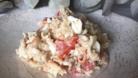 Una ensalada a la que se le pueden añadir varios ingredientes
