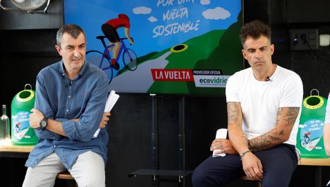 Javier Guillén y Óscar Pereiro, en la presentación de la Vuelta Ciclista 2021