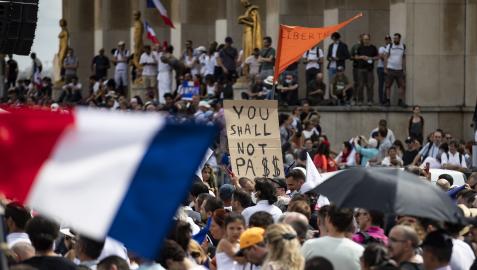 Protesta en Francia contra el pase sanitario
