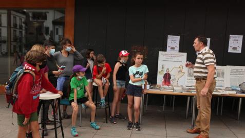 Detalle de la exposición de las Jornadas Solidarias celebradas en Elizondo