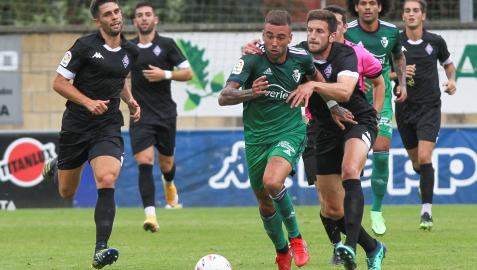 Rober Ibáñez durante el partido ante la SD Amorebieta