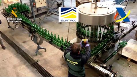 En la operación se han incautado más de 600 toneladas de semillas y plantas, así como 116.000 litros de bebidas espirituosas