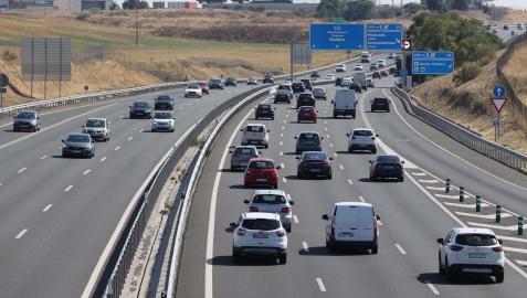 Retenciones de tráfico en la A-5 a la altura de Madrid por la operación salida de vacaciones