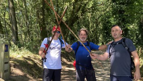 LOS TRES ‘MOSQUETEROS’ Francisco Carcavilla Vázquez -a la izda.-, junto a su amigo Javier González Castellano -en el centro- y a su hermano Tomás