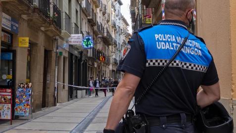 Un agente de la Policía Municipal en Estella