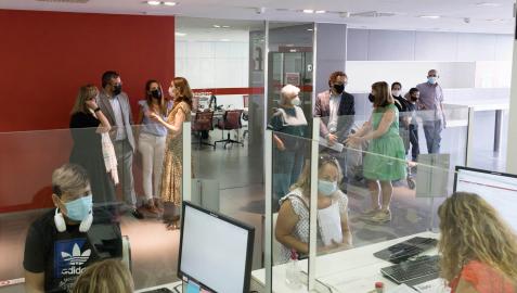 Varias personas, en la Oficina de Atención Ciudadana de Tudela