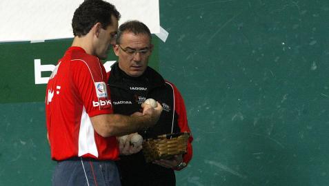 Joaquín Plaza puso en marcha la escuela de pelota Titín III