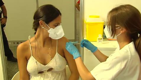 La variante delta, más contagiosa, eleva la necesidad de cortar la circulación del virus