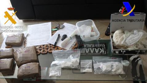 Fotografía de la droga incautada por la Guardia Civil