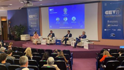 Mesa redonda con Ana Ursúa, Miguel Gil, Toni Roldán y Juan Miguel Sucunza