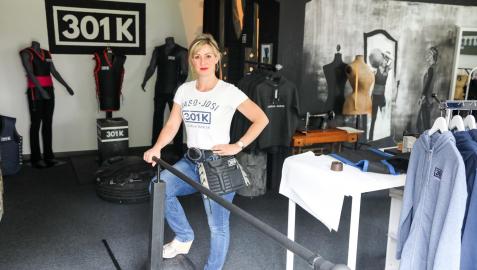 Maite Perurena Zubitur, de 38 años, es dueña de la tienda ‘301K’, que se llama así por ser el peso que su padre Iñaki logró levantar en 1987 Maite Perurena Zubitur, de 38 años, es dueña de la tienda ‘301K’, que se llama así por ser el peso que su padre Iñaki logró levantar en 1987