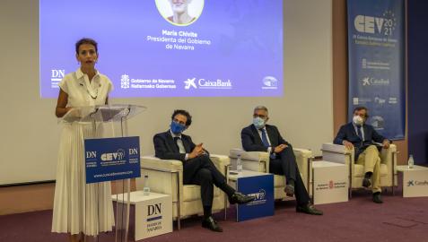 De izquierda a derecha, María Chivite, Pablo Zalba, Alfonso Sánchez, y Luis Colina en la sesión de clausura de los III Cursos Europeos de Verano