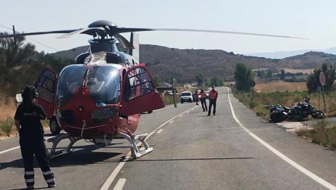La Policía Foral investiga las causas del choque de una moto y un turismo en Aibar