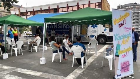 Jornada de vacunación contra el coronavirus en Oviedo