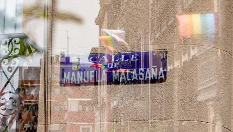 Imagen de la placa de la calle Manuela Malasaña.