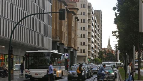 Tráfico en el centro, en la calle Yanguas y Miranda Tráfico en el centro, en la calle Yanguas y Miranda