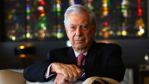 El escritor Mario Vargas Llosa