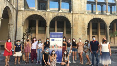Estudiantes que partirán este fin de semana a ciudades europeas para realizar practicas formativas.