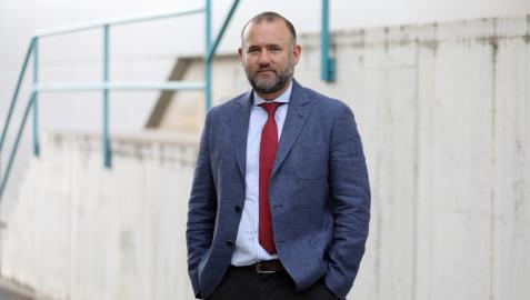 Diego Bochoeyer es biólogo especializado en genética molecular y biotecnología