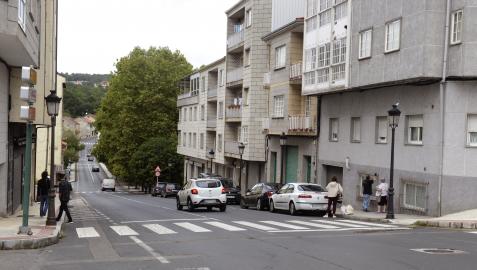 Edificio desde donde se precipitó la menor en en O Carballiño, al parecer empujada por su amigo