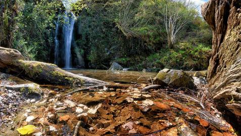 Imagen de la cascada de Putzu Beltz, en el término municipal de Arantza