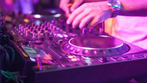 Por el momento la música solamente se podrá escuchar, pero no bailar