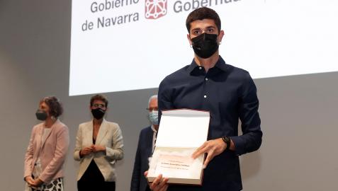 El atleta Asier Martínez durante el acto de reconocimiento a los atletas navarros que acudieron a Tokio