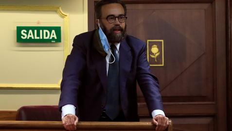 El diputado de Vox José María Sánchez García es expulsado del hemiciclo
