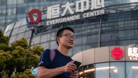 La promotora inmobiliaria china Evergrande se enfrenta a deudas millonarias.