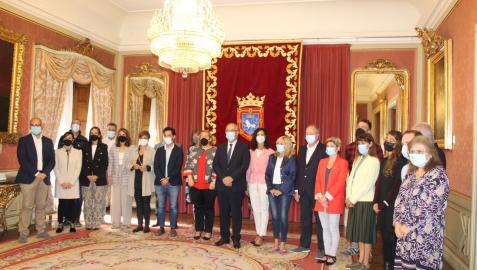 Representantes del COFNA, en su encuentro con el alcalde de Pamplona