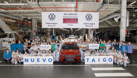 Imagen del primer Taigo fabricado en la planta navarra de VW, en Landaben