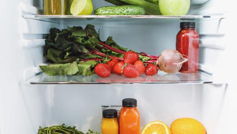 pexels-polina-tankilevitch-4443442 Los cajones destinos a las frutas de los frigos más modernos son importantes.