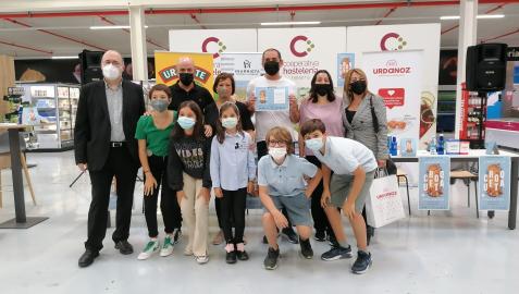 El premiado, Bar Galar, junto a los miembros del Jurado y organizadores El premiado, Bar Galar, junto a los miembros del Jurado y organizadores