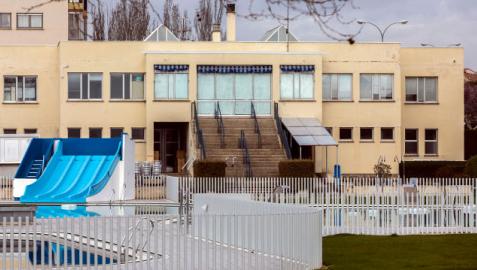 El edificio de las piscinas de Zizur que se convertirá en gaztetxe