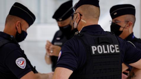 Varios agentes de la policía francesa