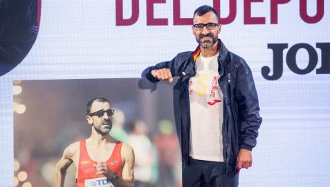 Jesús Ángel García Bragado posa durante el homenaje que le han tributado este lunes