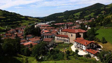 Panorámica del centro urbano de Leitza