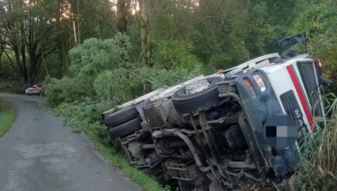 Un herido al fallarle los frenos a un camión con la ITV caducada. 8 Estado en el que quedó el vehículo