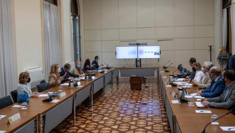 La secretaria de Estado de Función Pública, Lidia Sánchez Milán (2i), ha presidido este martes la Mesa General de Negociación de las Administraciones Públicas en Madrid