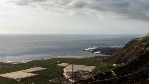 Fajana o delta que han creado las coladas de lava del volcán de La Palma al llegar al mar
